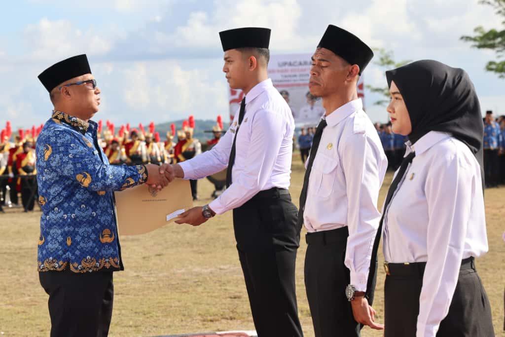 Wagub Nyanyang Serahkan SK Kepada 752 CPNS dan PPPK Pemprov Kepri