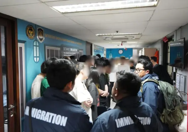 Imigrasi Deportasi dan Tangkal Seumur Hidup 92 WN Tiongkok Pelaku Penipuan Investasi Daring di Batam