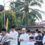 Wako Pekanbaru Salat Idul Adha di Lapangan Perumahan Sidomulyo Bersama Ribuan Warga