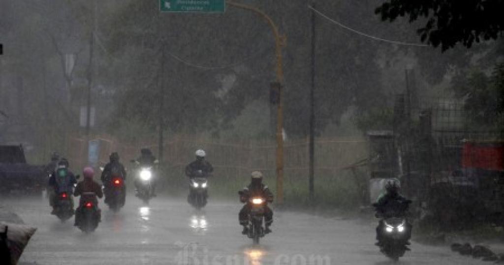 Prakiraan Cuaca BMKG  : Riau Diguyur Hujan Ringan pada Malam hingga Dini Hari