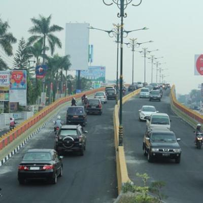 Jadi Jalur Hijau, Pemko Bakal Tebang Seluruh Reklame di Jalan Sudirman Pekanbaru