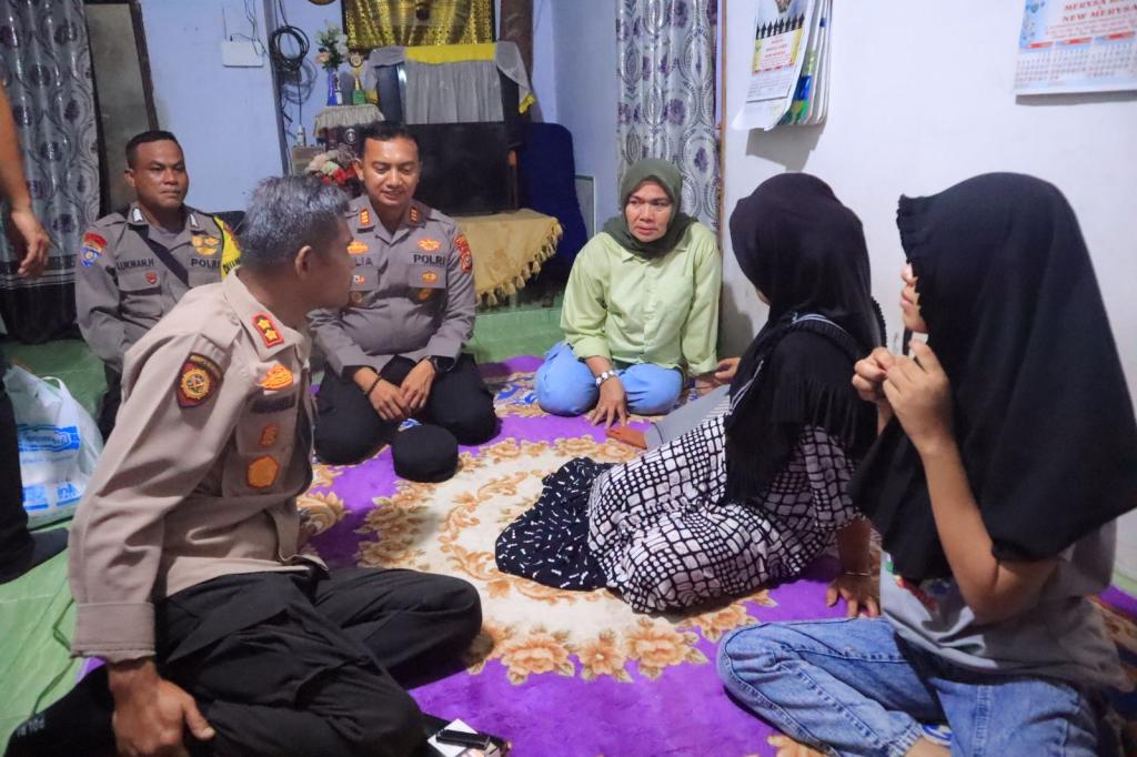 Kapolres Kampar Kunjungi Bocah Korban Kekerasan di Kampar, Bakal Dijadikan Anak Angkat