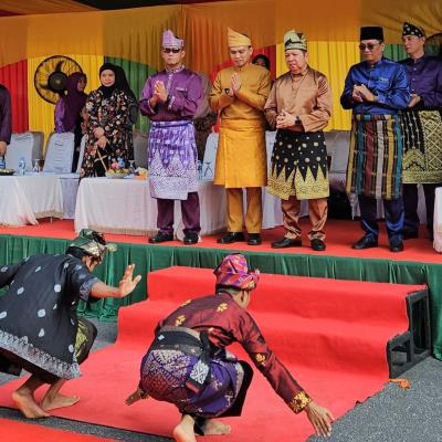 Berbagai Atraksi Warnai Pawai Budaya HUT ke-68 Riau, Warga Sambut Antusias