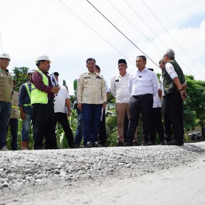 Gubri Abdul Wahid Tinjau Pengerjaan Jalan Selensen-Kota Baru-Bagan Jaya