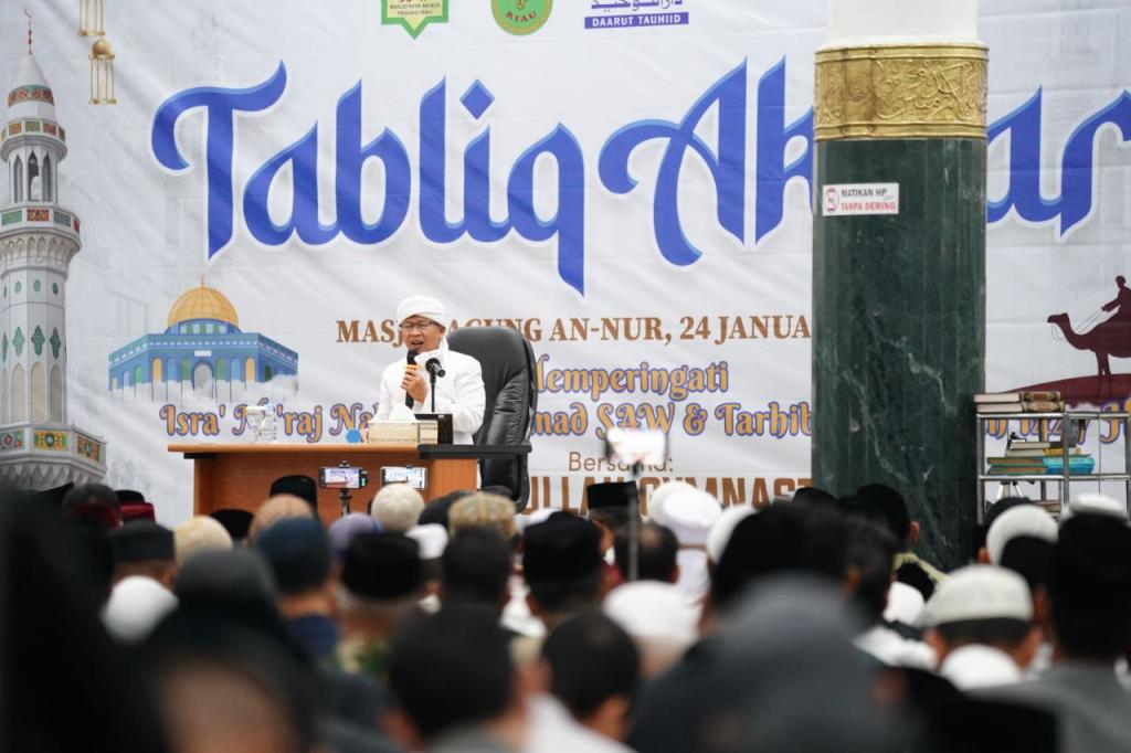 Hadirkan Aa Gym, Ribuan Jemaah Hadiri Tabligh Akbar Isra Mi’raj di Pekanbaru