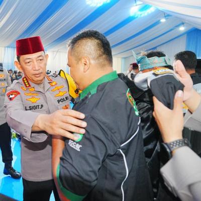 Kapolri Tekankan Persatuan dan Kamtibmas Saat Safari Ramadhan di Pekanbaru
