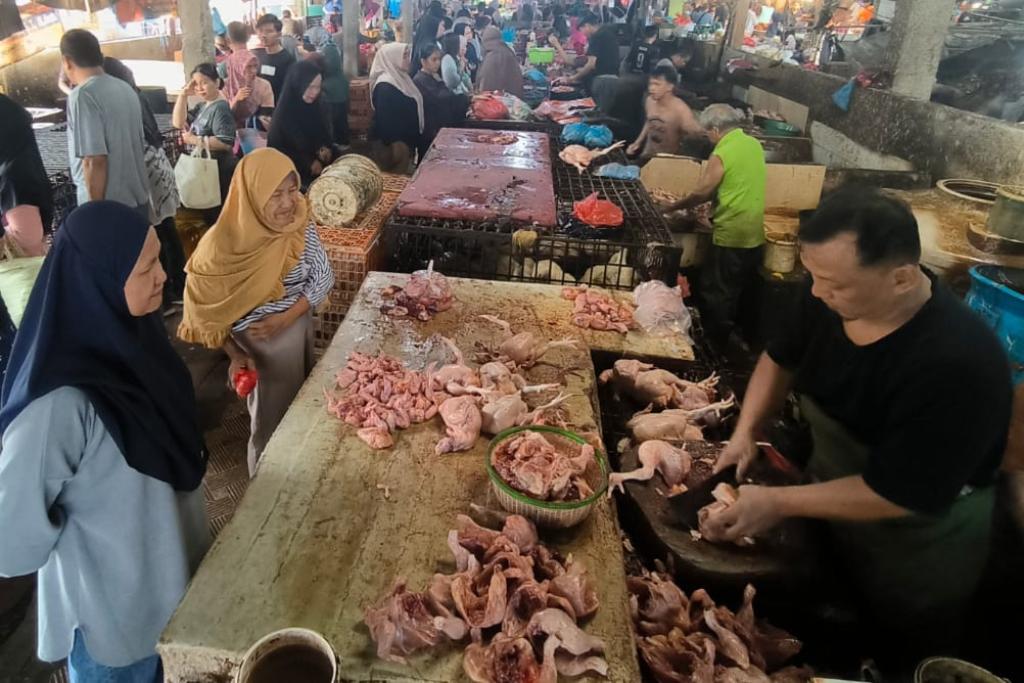 Jelang Idulfitri 1447 H, Harga Daging Sapi dan Ayam di Pekanbaru Merangkak Naik