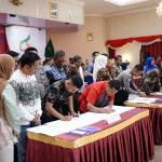 Bapenda Riau Teken Pakta Integritas Massal, 310 Personel Samsat Siap Tingkatkan PAD