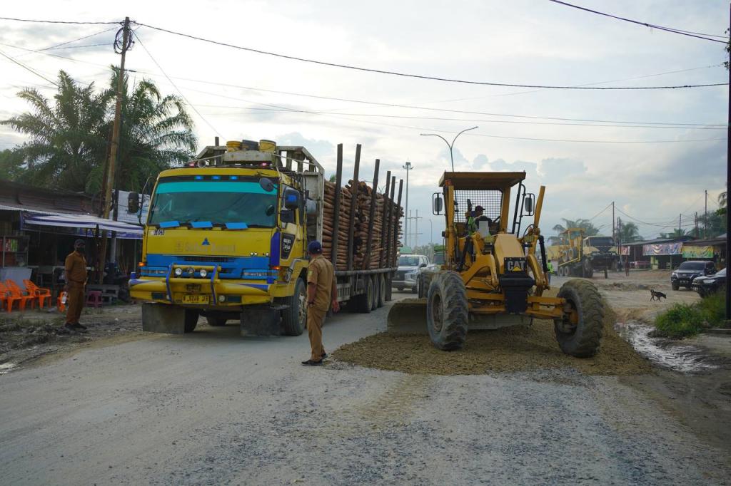 Pemprov Riau Gandeng Arara Abadi dan PHR Perbaiki Ruas Jalan Minas–Tualang Timur