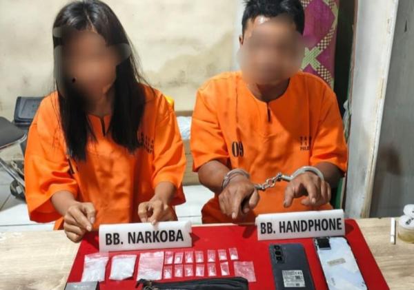 Polres Kampar Tangkap Sepasang Kekasih Pengedar Sabu, Sita 16 Paket Narkotika