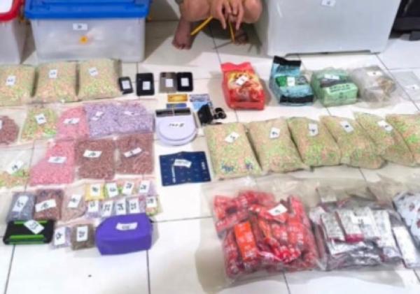 Polda Riau Gerebek Gudang Narkoba di Pekanbaru, Sita 4 Kg Sabu dan Puluhan Ribu Pil Ekstasi
