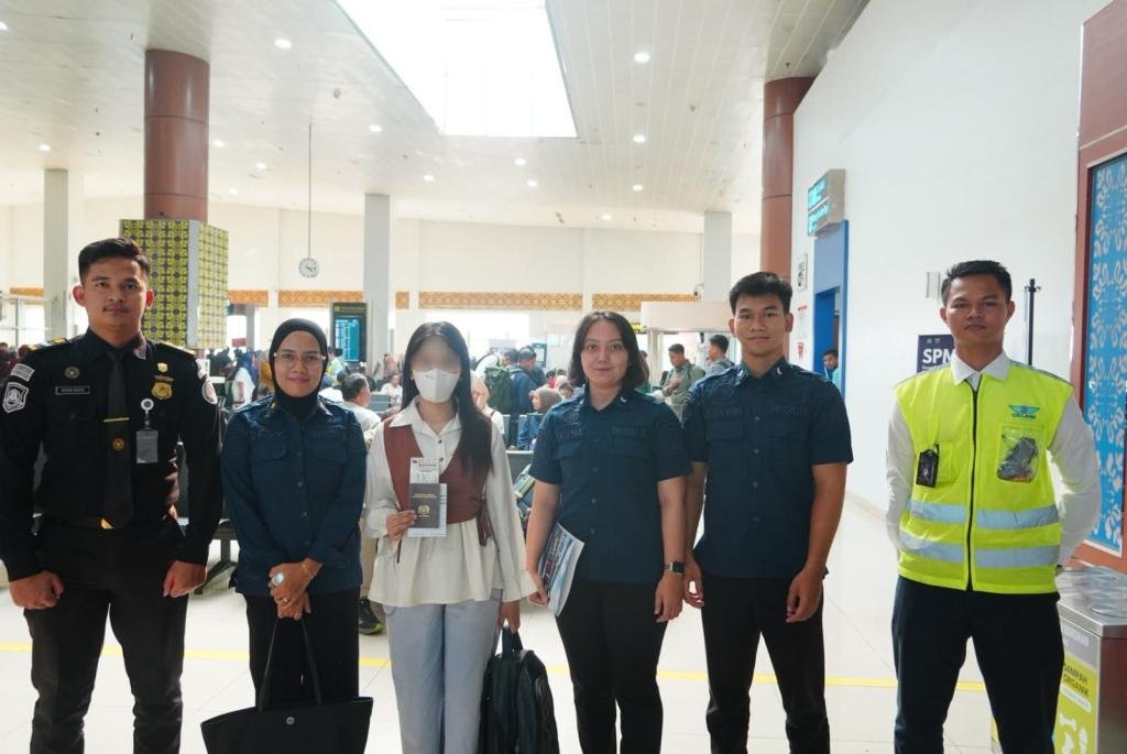 Imigrasi Pekanbaru Deportasi WN Malaysia yang Langgar Aturan Keimigrasian
