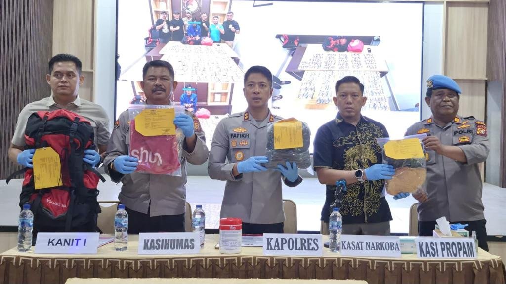 Polres Dumai Gagalkan Pengiriman 296 Cartridge Diduga Mengandung Etomidate ke Medan