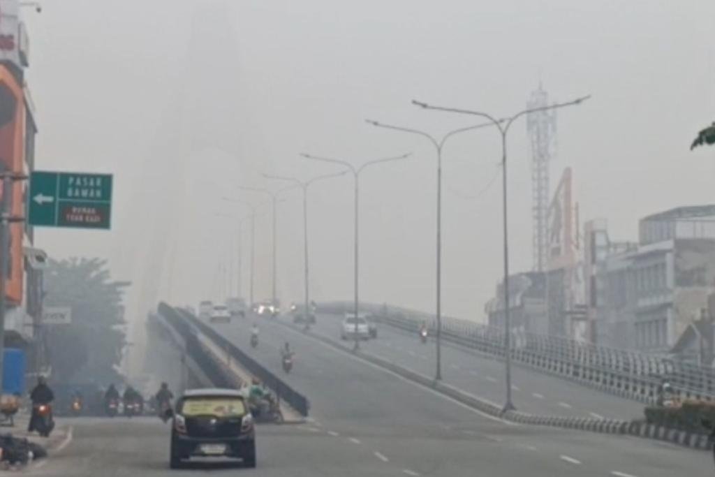 Hari Ini Kualitas Udara Pekanbaru Sangat Tidak Sehat, PM2.5 Capai 215,5 µg/m³