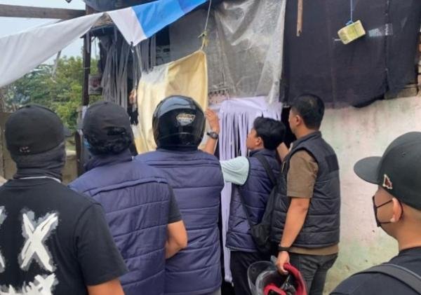 Polda Riau Hancurkan Gubuk Diduga Lokasi Transaksi Sabu di Pekanbaru