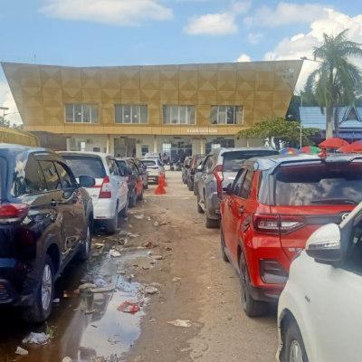 Pelabuhan Buton Siak Macet Total, Dua Kapal Layani Ratusan Kendaraan Tujuan Batam