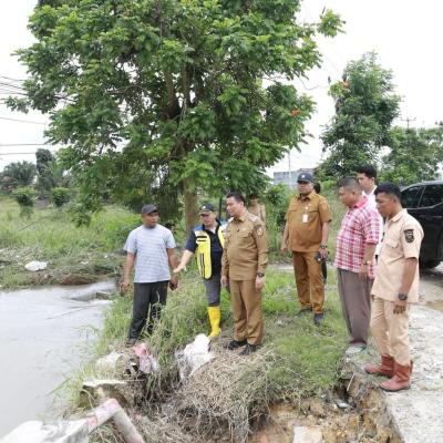 Pemko Pekanbaru Turunkan Alat Berat Normalisasi Sungai untuk Atasi Banjir