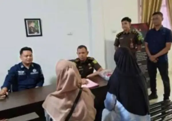 Kejari Bengkalis Terima Tahap II Kasus Korupsi Satpol PP, Dua Tersangka Diserahkan