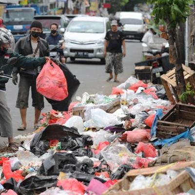 Pemko Pekanbaru Gencarkan Patroli Sampah, DLHK: Warga Harus Buang Sampah Sesuai Waktu dan Tempat