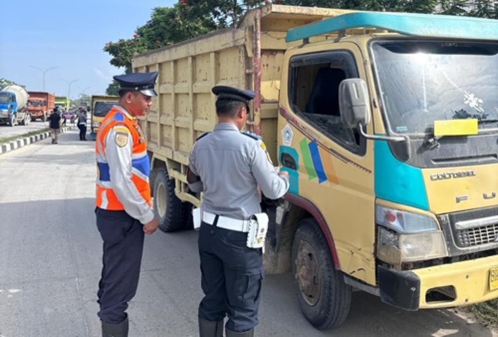 Razia Gabungan di Pekanbaru: 40 Kendaraan Ditilang, Fokus pada Truk ODOL dan Kendaraan Tidak Layak Jalan
