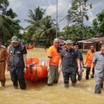 Pemprov Riau Siapkan 14.700 Kg Beras dan Buka Dapur Umum untuk Warga Terdampak Banjir