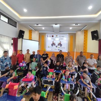 Dinsos Salurkan 40 Kursi Roda Adaptif Gratis untuk Anak Disabilitas di Riau