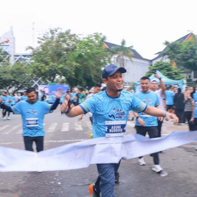 Walikota Pekanbaru dan Wakil Ikut Ajang Lomba Lari IKA SMAN Plus
