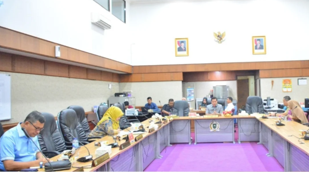 Komisi II DPRD Riau Gelar Rapat Kerja Bahas Harga dan Kesejahteraan Petani Kelapa di Wilayah Pesisir