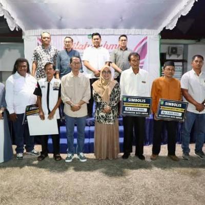 Silaturahmi di Batuampar, Amsakar Serahkan Insentif untuk RT/RW dan LPM