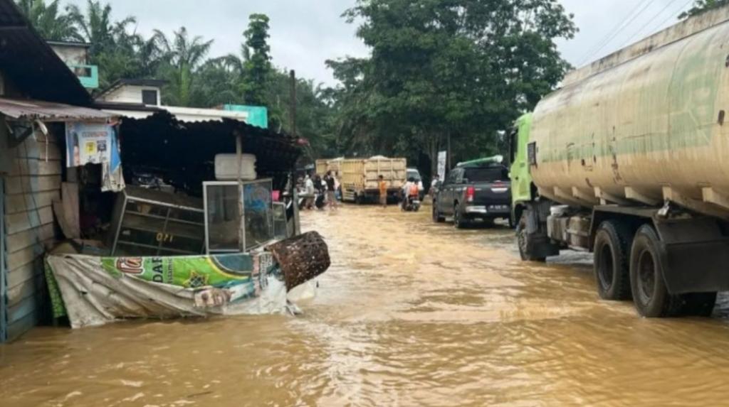 Banjir Besar Rendam Tapung Hulu Kampar, Ribuan Rumah Terdampak