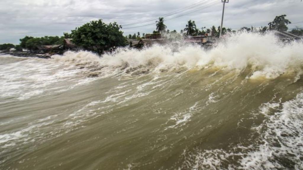 Cuaca Kepri Hari ini Berawan, Berpotensi Hujan Disertai Petir dan Gelombang Tinggi