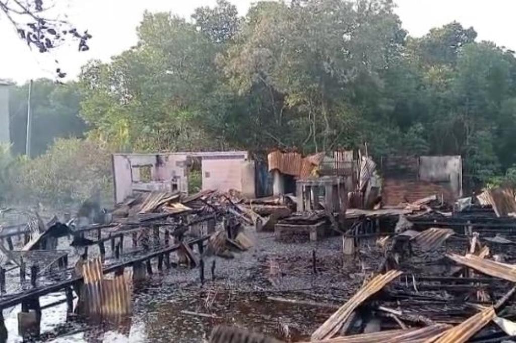 Enam Rumah Warga Bukit Batu Ludes Terbakar