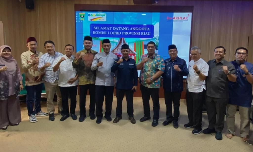 Komisi I DPRD Provinsi Riau Kunjungi Disdukcapil Sumatera Barat, Pelajari Inovasi Layanan Kependudukan