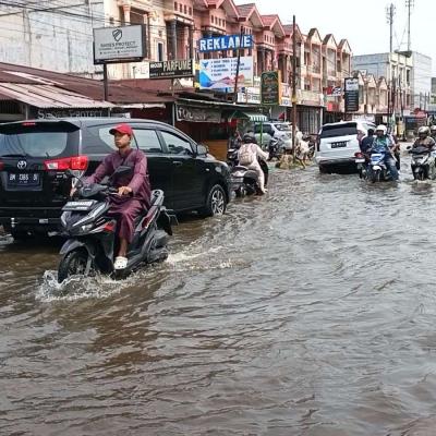Sebabkan Banjir, Bangunan yang Tutup Drainase di Jalan Paus Bakal Dibongkar
