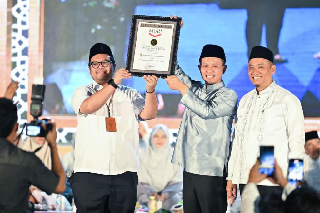 Pemko Pekanbaru Raih Rekor MURI, 9.184 ASN Serentak Baca Surah Al-Mulk di Masjid An Nur