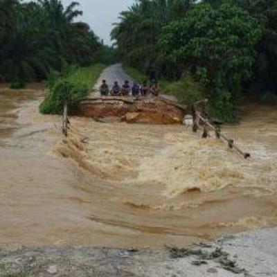 Jembatan Horas Ambruk Akibat Banjir, Pemda Rohul Siapkan Dana Tanggap Darurat Rp 5 Miliar