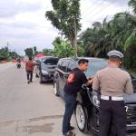 Ada Perbaikan, Polres Pelalawan Terapkan Rekayasa Lalu Lintas di Jalintim KM 76