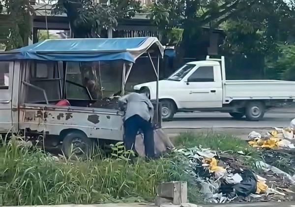 TRC Pekanbaru Turun Tangan Usai Viral Dugaan Penimbunan Parit di Jalan Riau Ujung