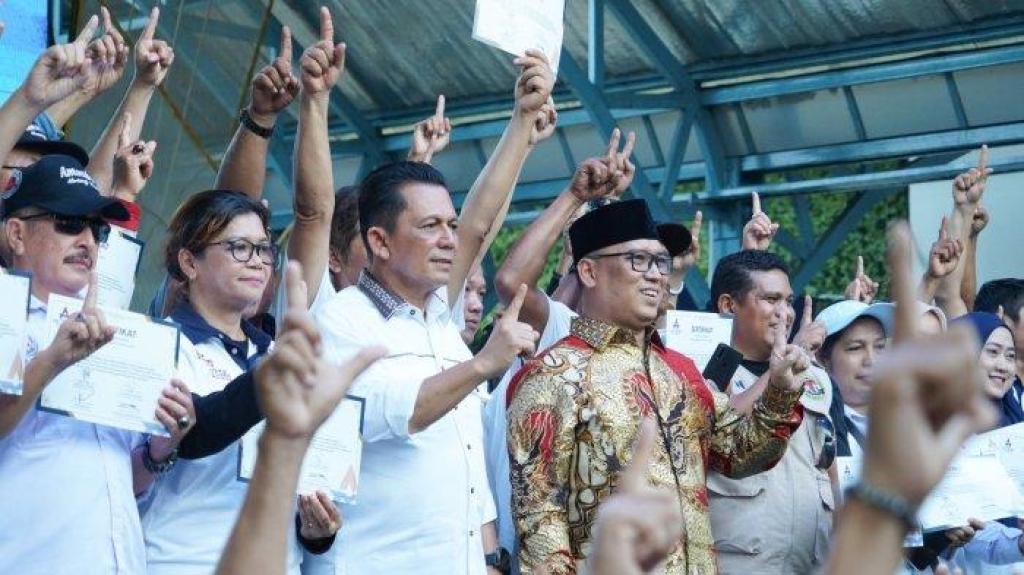 Jelang Dilantik di Istana Negara: Gubernur Kepri Ansar Ahmad Gunakan Seragam Lama, Nyanyang Harris Deg-Degan