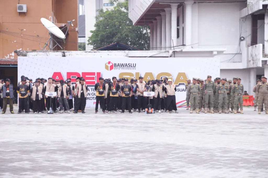 Bawaslu Pekanbaru Gelar Apel Siaga dan Penertiban APK Menjelang Pemilu