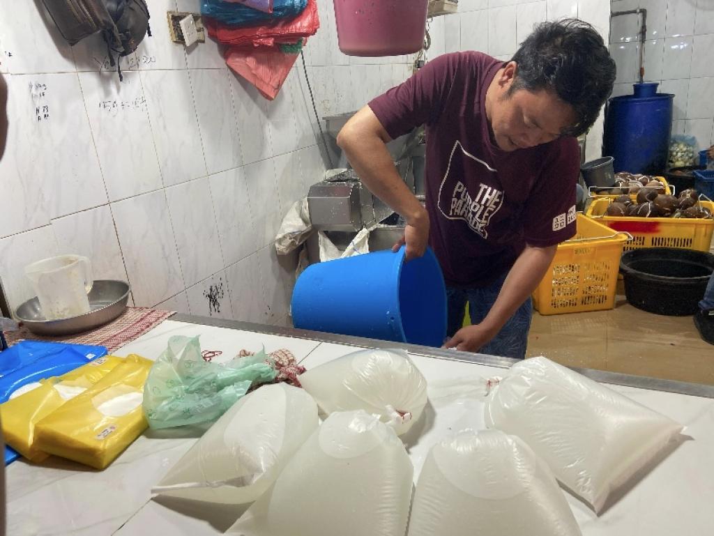 Harga Santan di Batam Tembus Rp46 Ribu per Kilogram