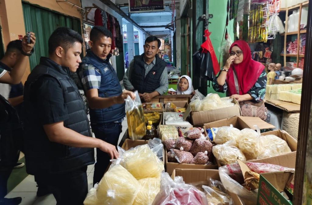 Sidak Polresta Pekanbaru: Tidak Ada Penyimpangan Distribusi Minyak Goreng di Pasar Rumbai