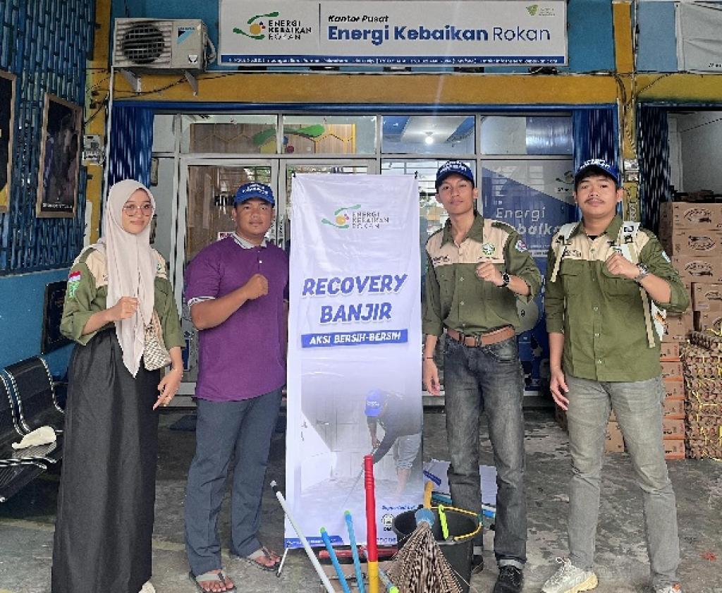 BEM FT UIR Peduli Korban Bencana Banjir, Rumbai, Salurkan Bantuan dan Dukungan kepada Warga