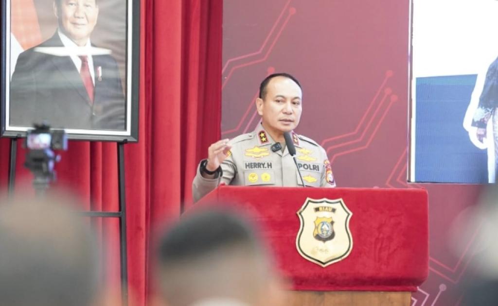 Kapolda Riau Tegaskan Polisi Humanis dalam Commander Wish 2025
