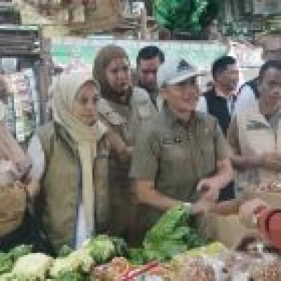 Bapanas dan Satgas Pangan Sidak Minyakita di Pekanbaru, Pedagang Diingatkan Patuhi HET