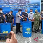 Bea Cukai Riau Musnahkan Barang Ilegal Senilai Rp44,8 Miliar