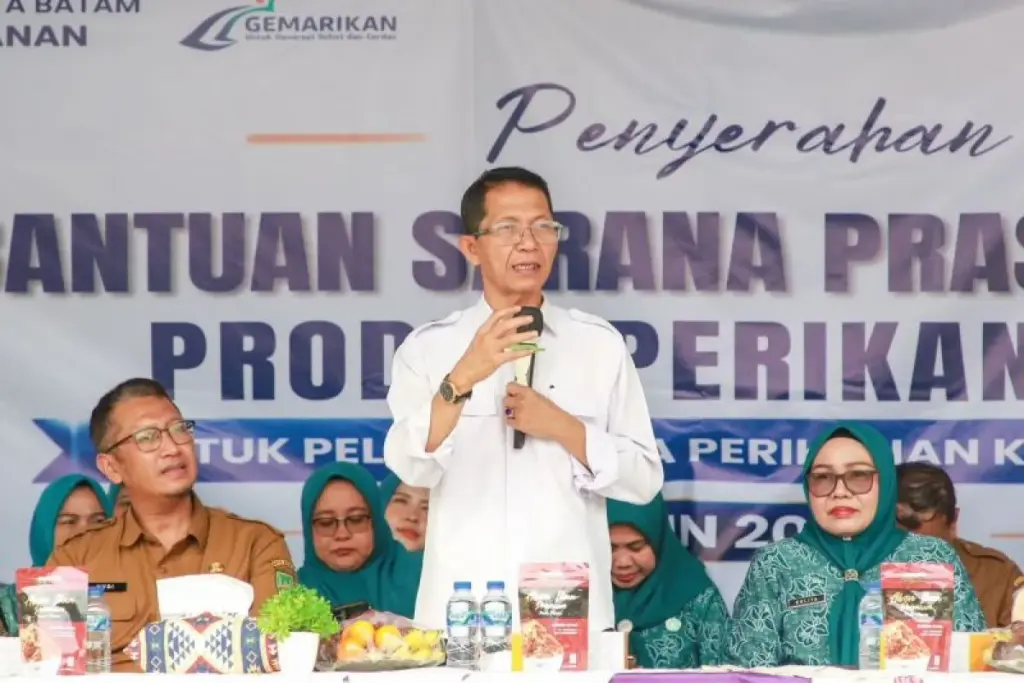 Pemko Batam Salurkan Bantuan Rp150 Juta untuk 15 Kelompok Usaha Perikanan