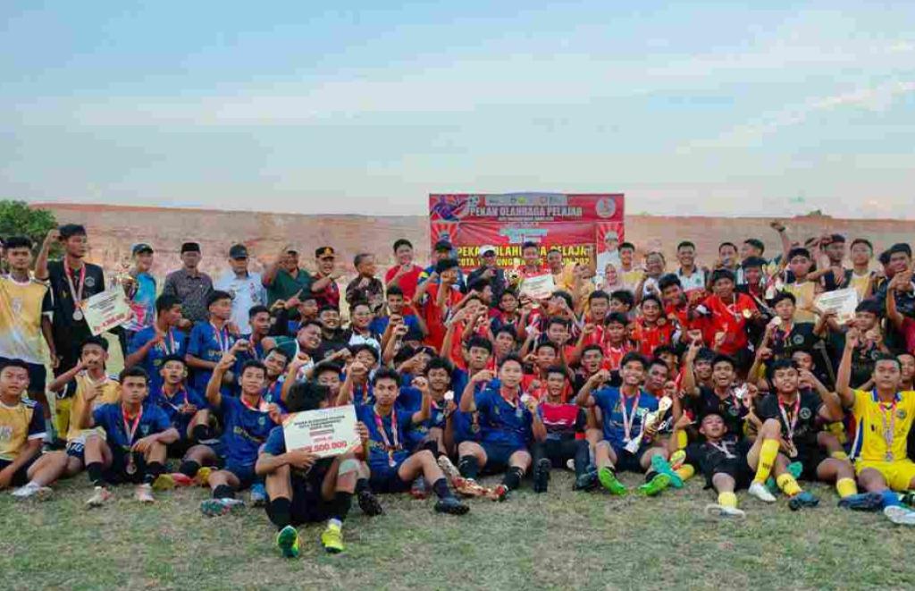 SMAN 4 Tanjungpinang Juarai Cabang Sepak Bola Popkot 2025
