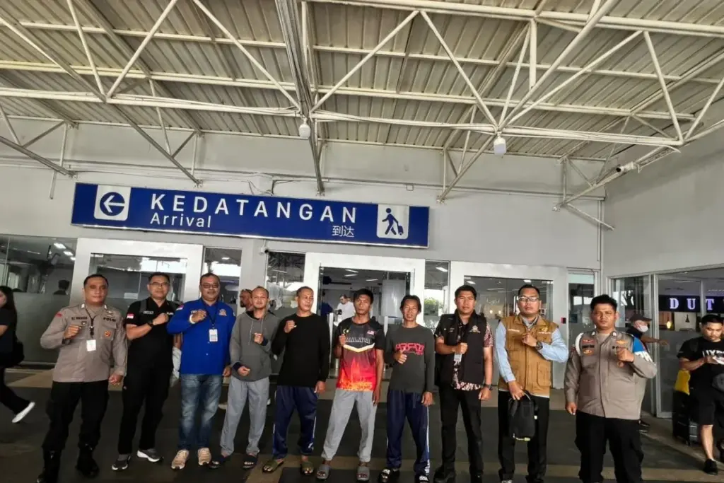 KJRI Johor Bahru Pulangkan Empat ABK Asal Bintan dari Malaysia