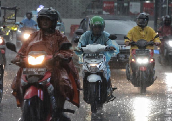 Cek Prakiraan Cuaca Riau: Cerah Berawan Pagi dan Malam, Hujan Ringan Siang Hari